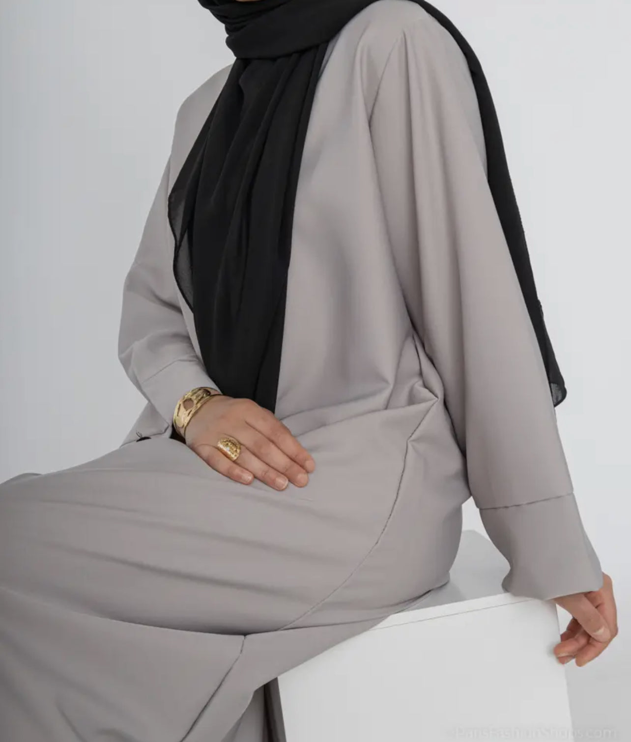 Luna Abaya