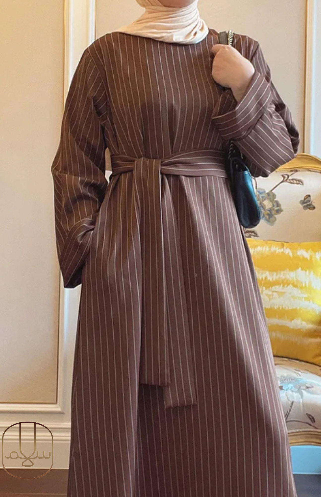 PINSTRIPE CLOSED ABAYA