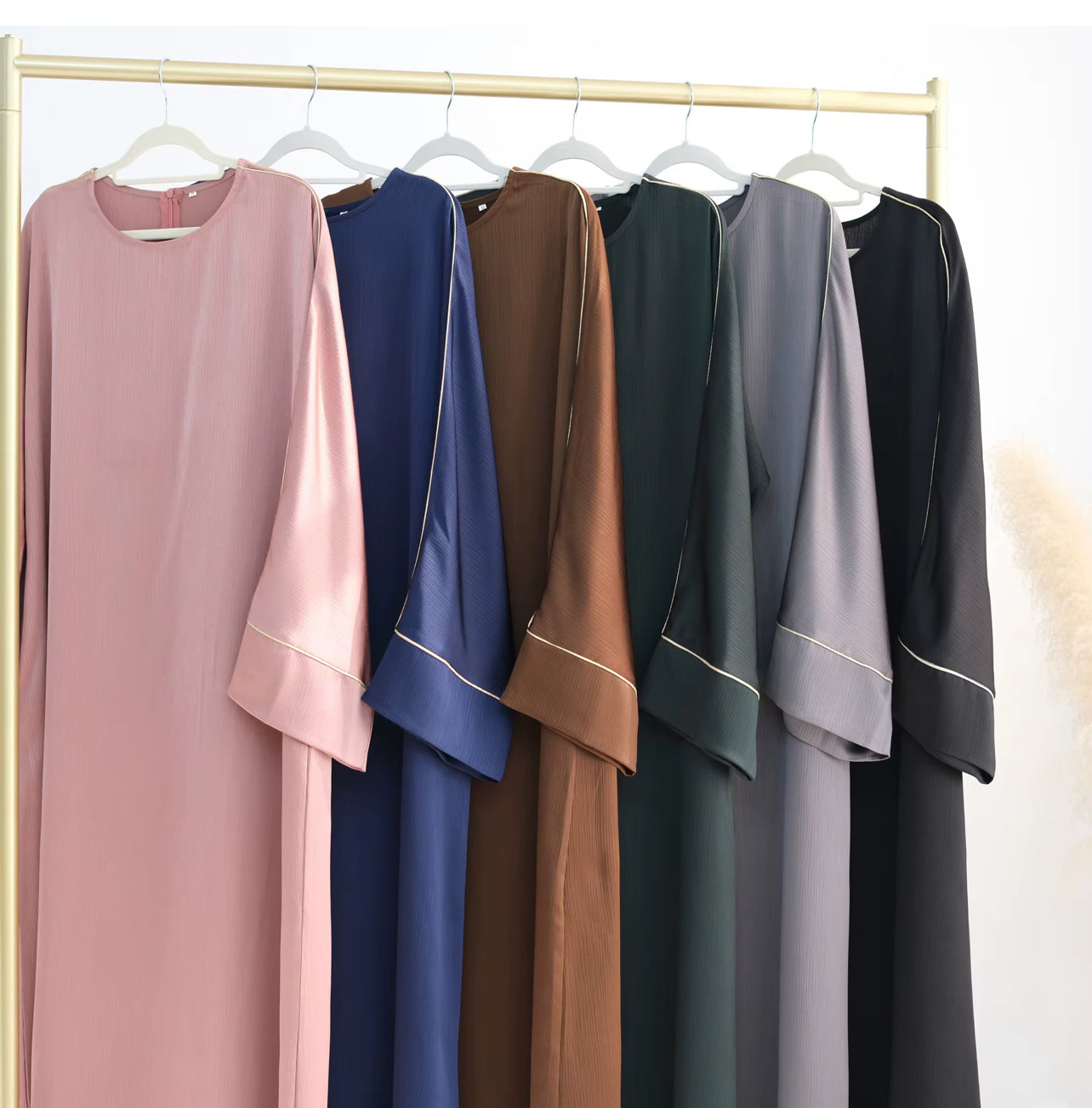 Gold Trim Textured Abaya