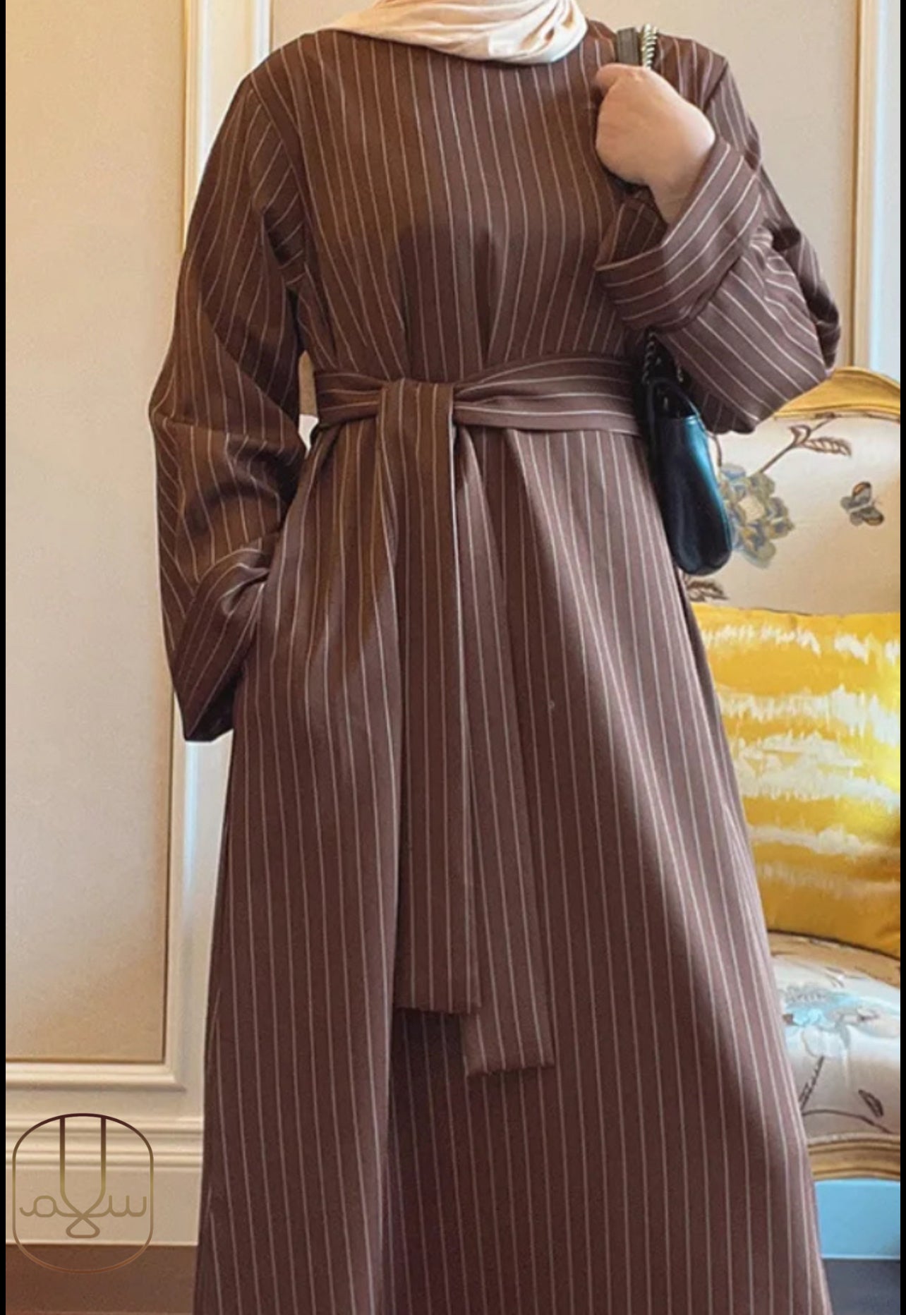 PINSTRIPE CLOSED ABAYA